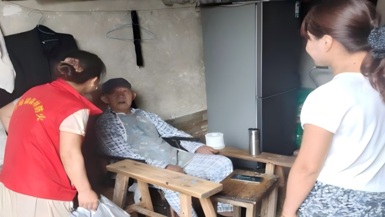 法治服务送上门 安义县万埠镇司法所守护独居老人夏日平安