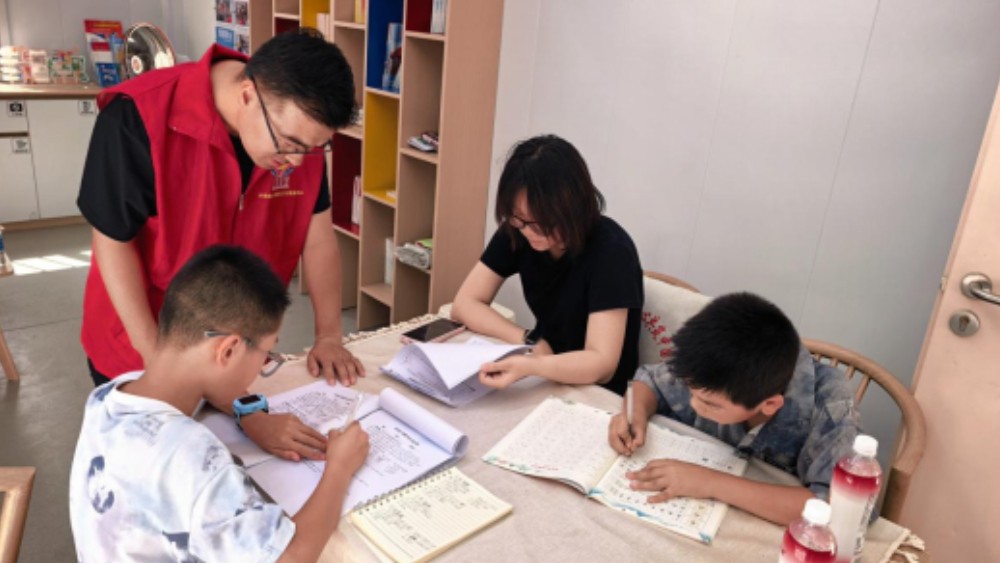 吴忠市利通区金花园社区：党群服务站化身清凉港湾 便民零距离绘就幸福画卷