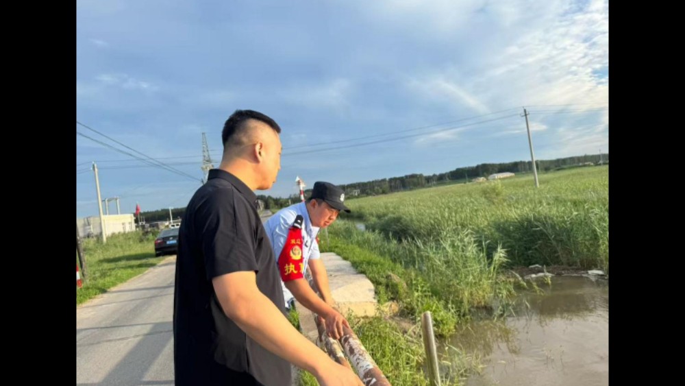 吉林双辽公安：高温不减战汛心 巡河护安守防线
