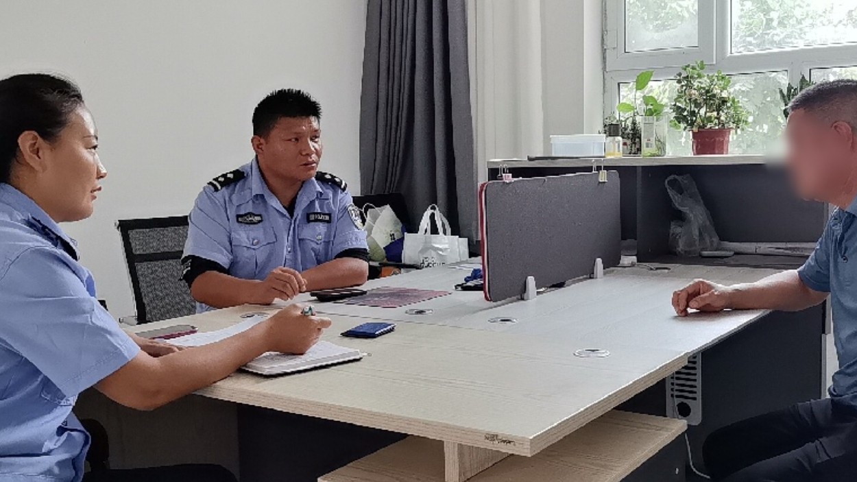 新疆阿克苏市公安局：上门服务送政策 助力企业“走出去”