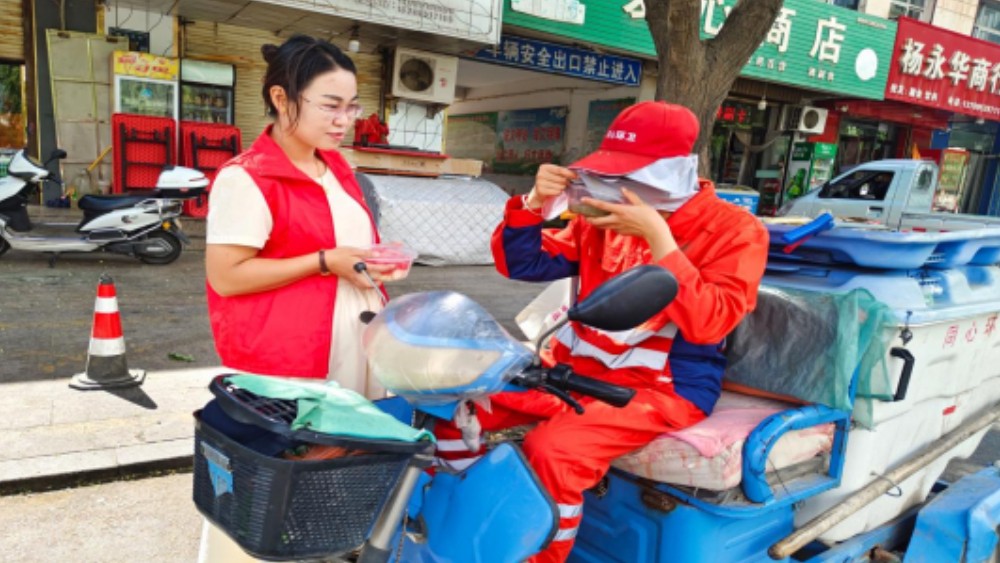 同心县永安社区：盛夏清凉润民心 真情守护筑平安