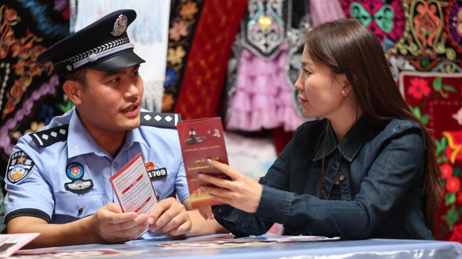 民警普法护平安 深耕基层筑防线