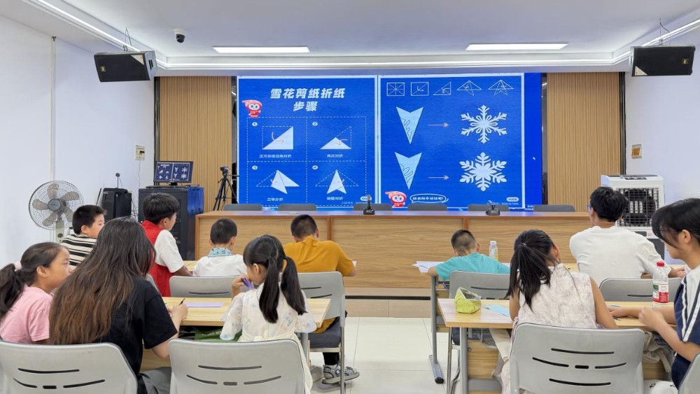 吴忠市利通区金花园社区：巧手剪纸承古韵 多彩托管润童心