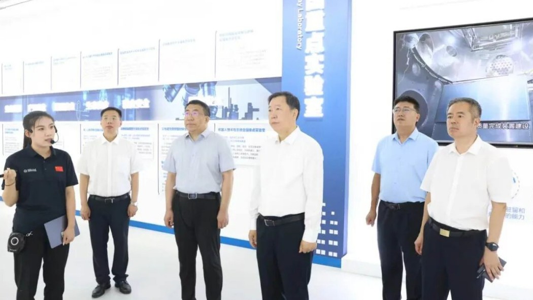 张安顺到哈尔滨工业大学先进技术研究院开展调研