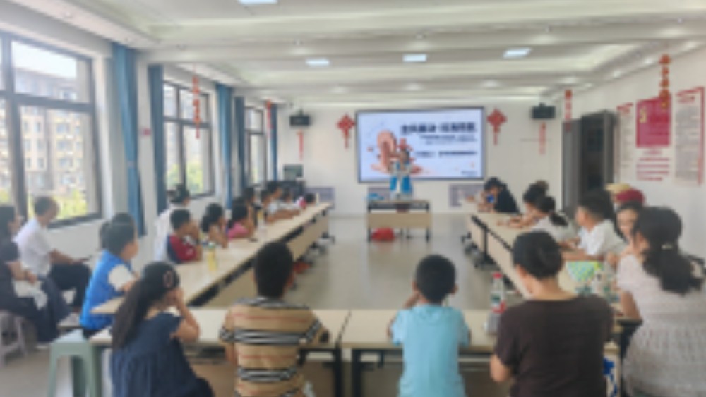 银川市金凤区海珀兰轩社区：推连杆转出粮安大局 护初心培育惜食新苗