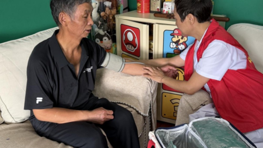 银川市金凤区双福社区：上门义诊送健康 真情服务暖兵心
