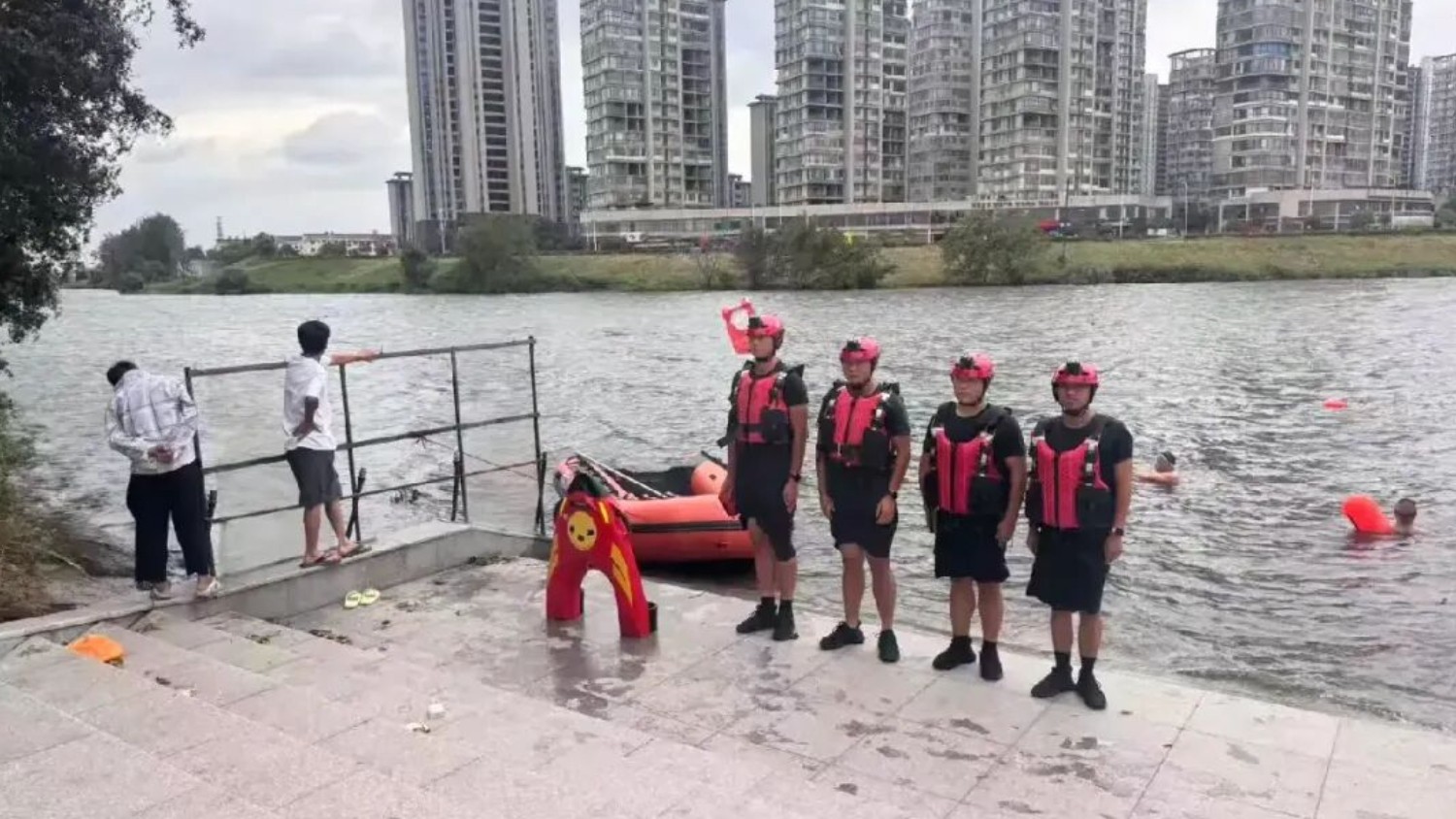 空地协同硬核救援！抚州市南城县成功救助一名野外溺水遇险群众