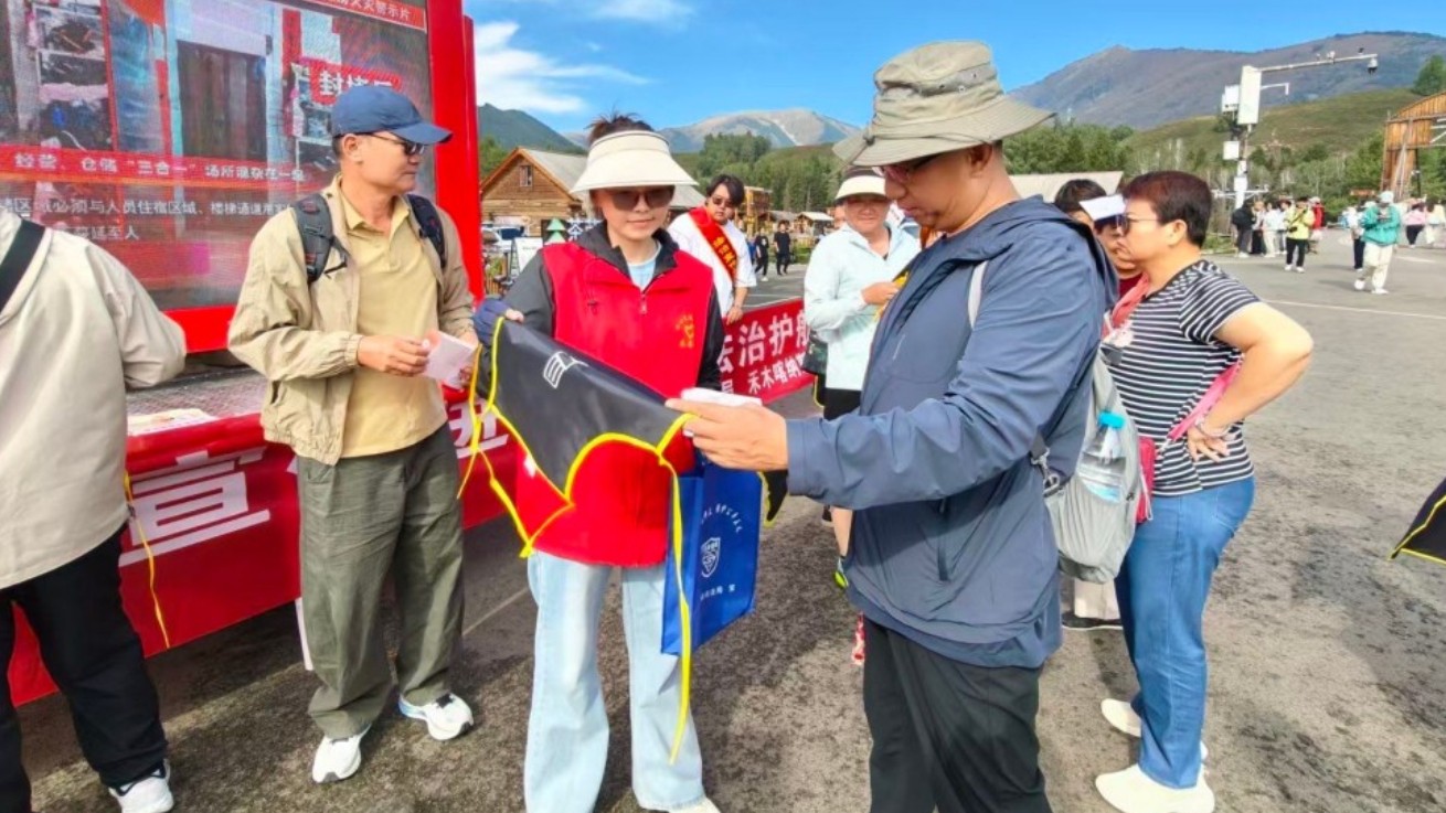 新疆布尔津县禾木乡多部门联合开展专题法治服务活动