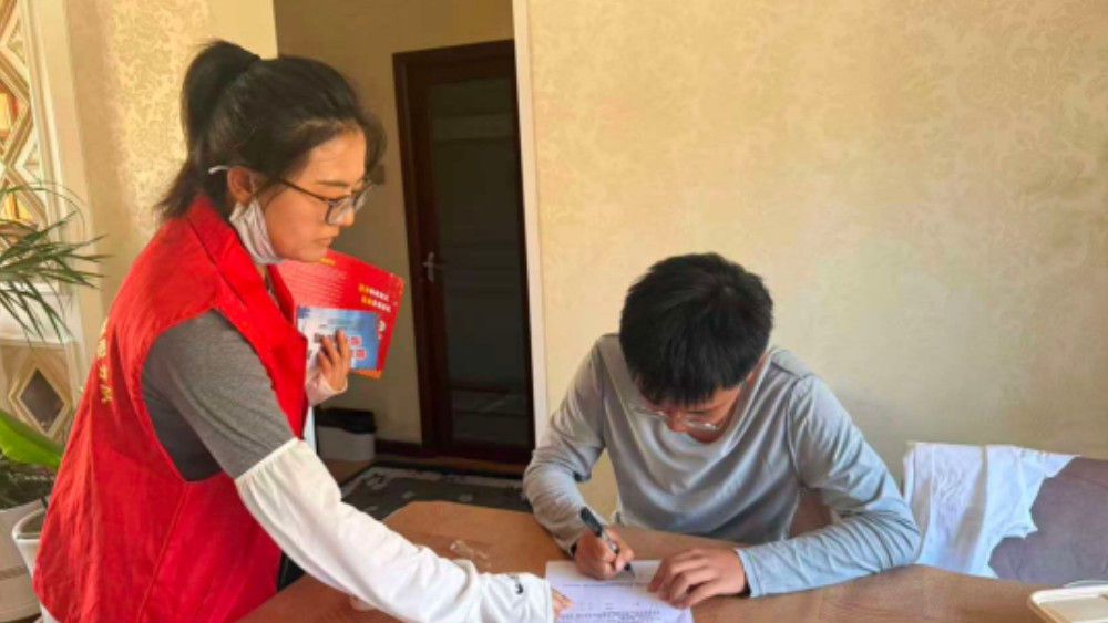 同心县永安社区：敲门入户宣反诈 网格治理保平安