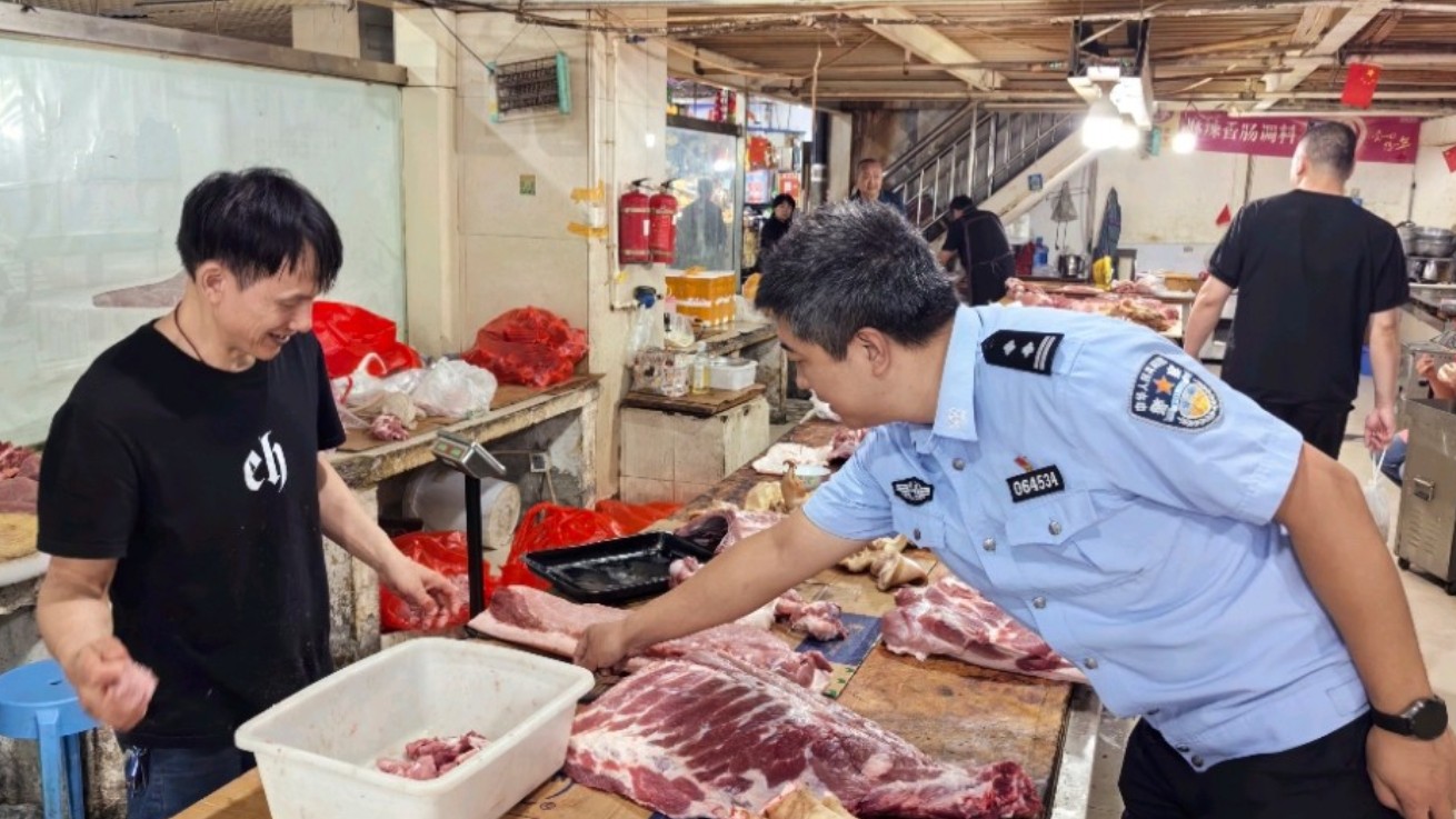 新疆奎屯市公安局紧盯“防、打、建”三维发力 全力守护群众舌尖上的安全