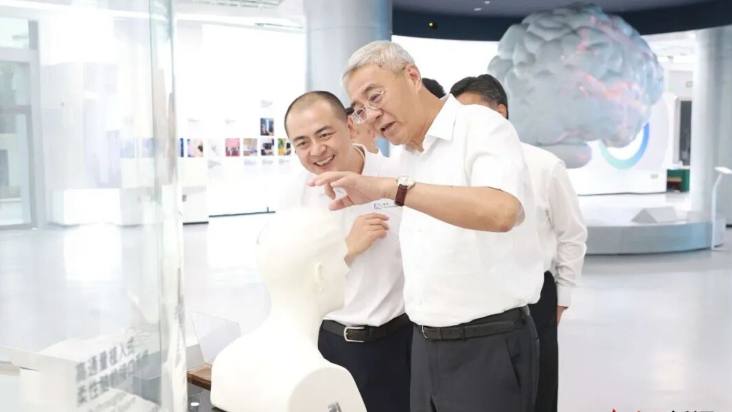 省委书记尹弘调研赣江新区 布局未来产业抢占发展新赛道