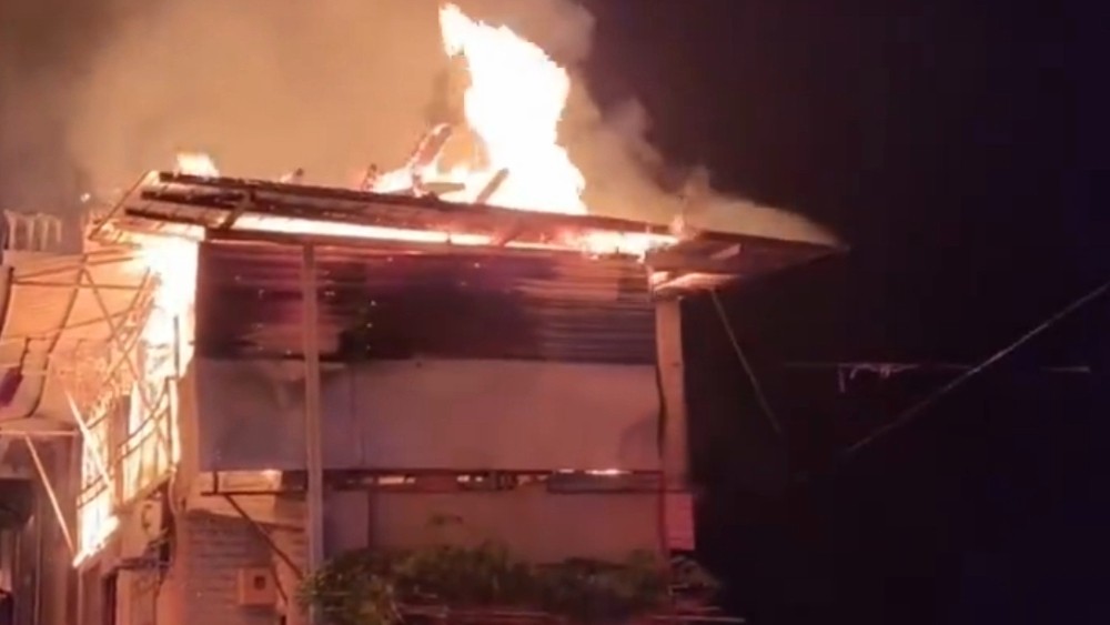 四川阆中聋哑小伙深夜救下9名群众