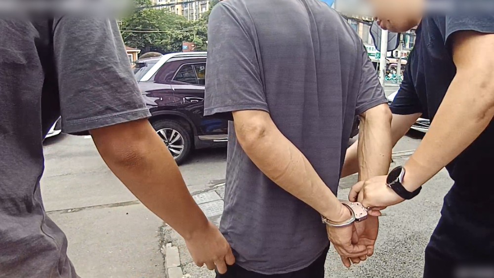 为圆彩票暴富梦 成都男子连续7次凌晨“打卡”偷电缆被抓