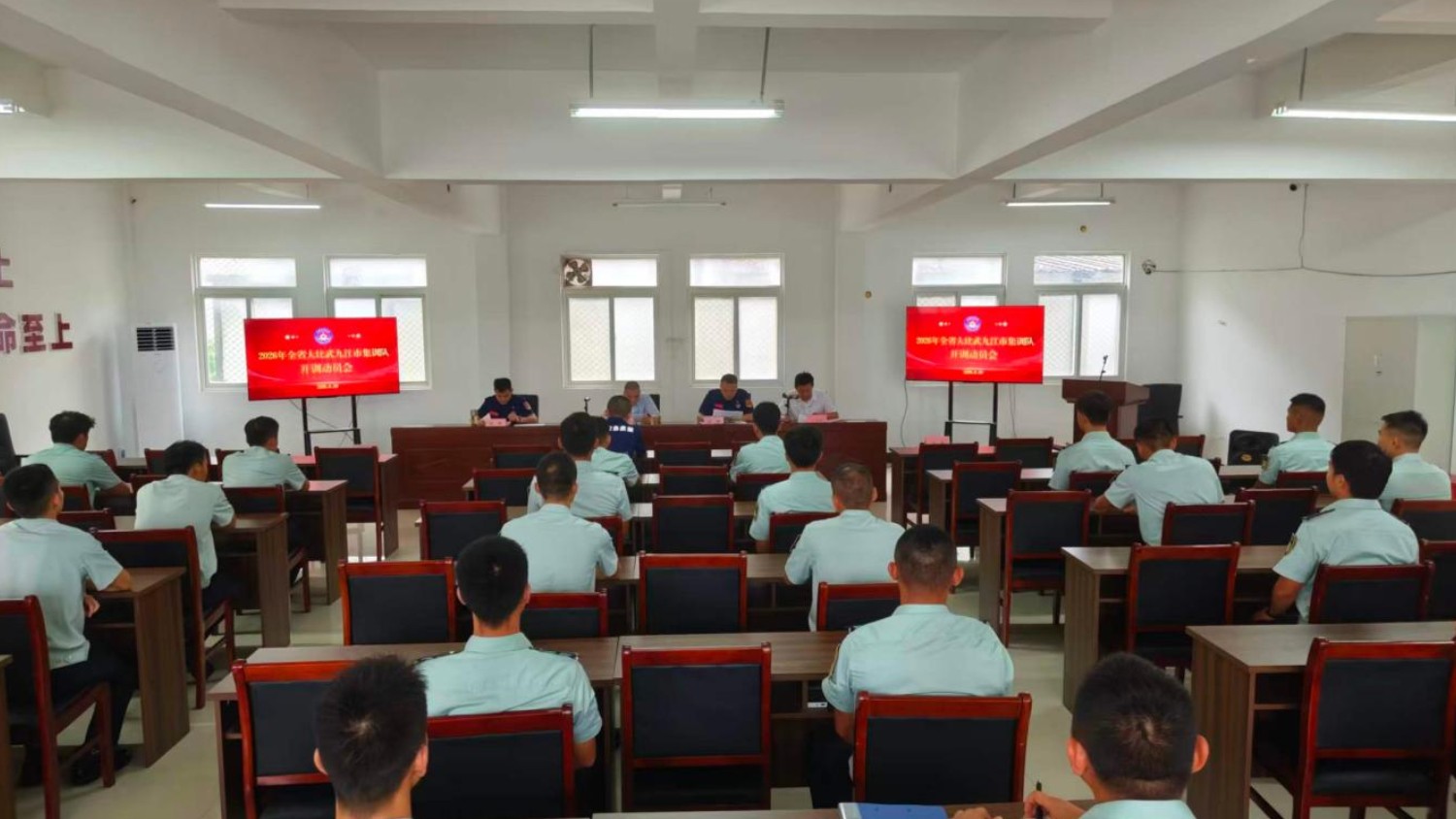 九江市专业森林消防队伍吹响2026年度迎战全省大比武集训“集结号”
