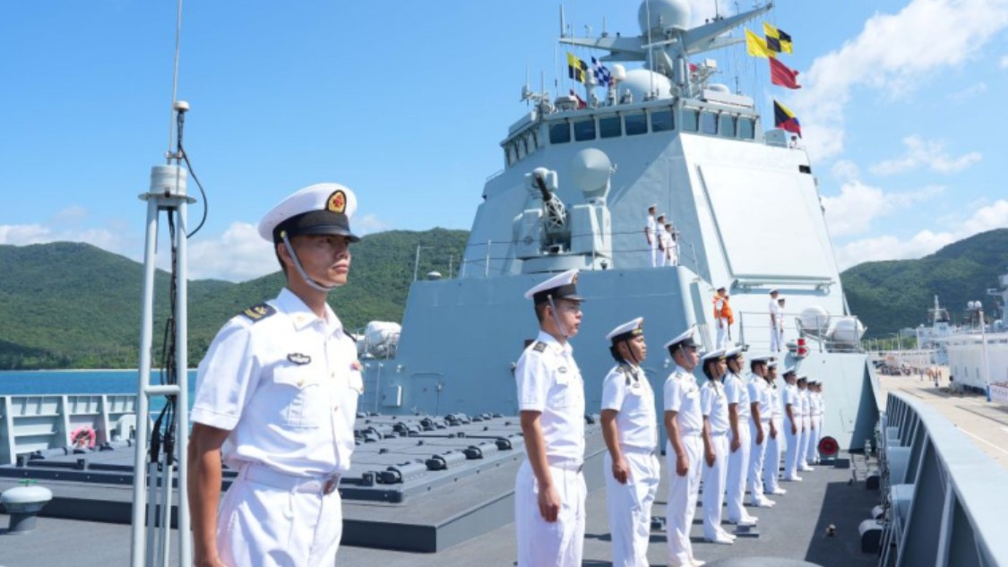中国海军第49批护航编队起航赴亚丁湾