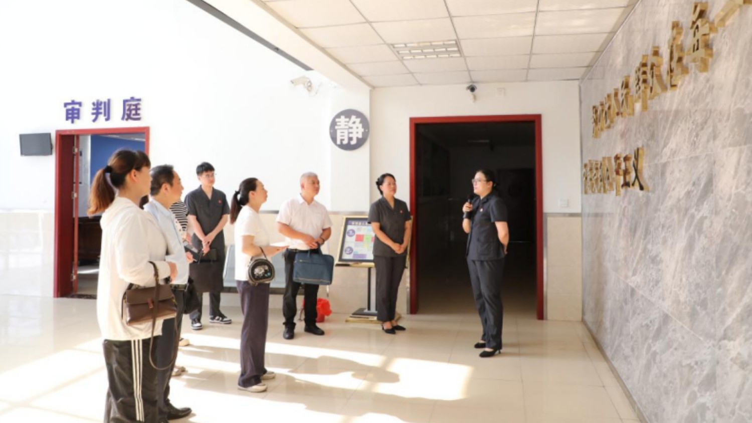 人大代表走进人民法庭 | 代表来了，民意更近了，“枫”景更美了