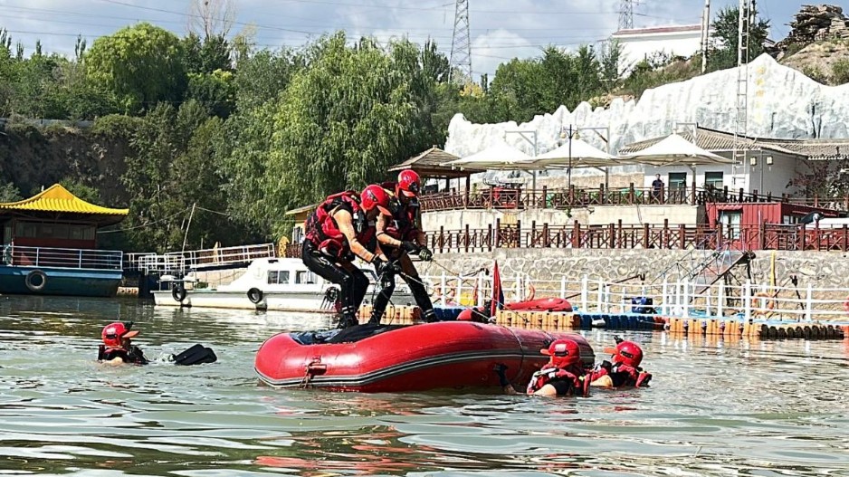 与急流竞速 为生命值守