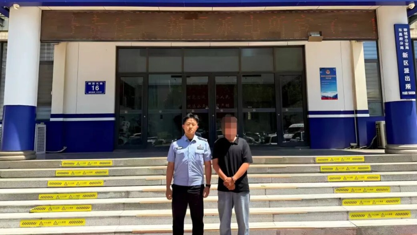 “‘00后’警察男友”，刑拘！