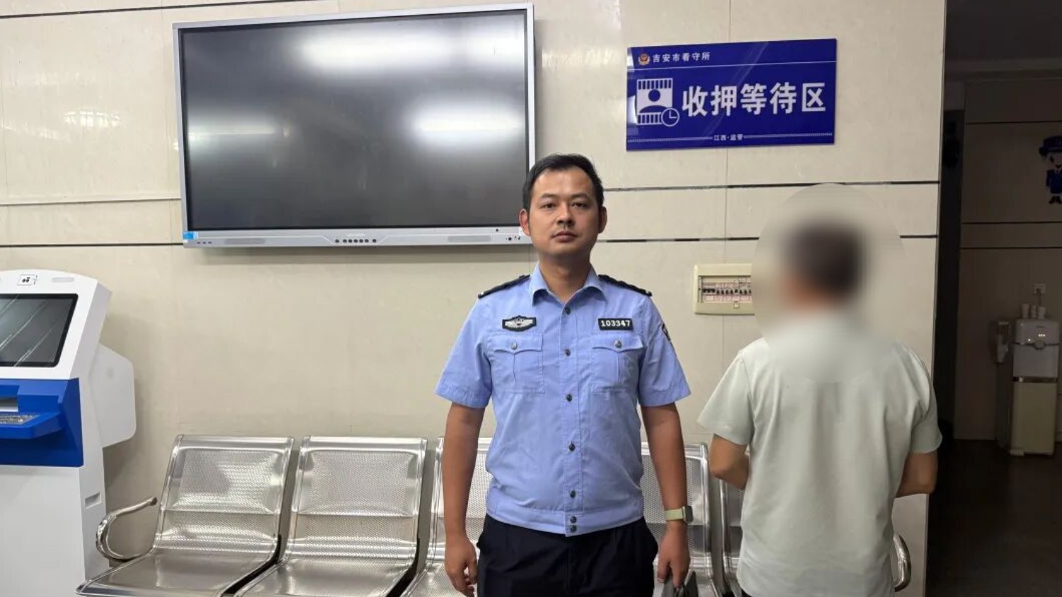 无证经营售卖烟花爆竹 吉安县公安依法刑拘三人
