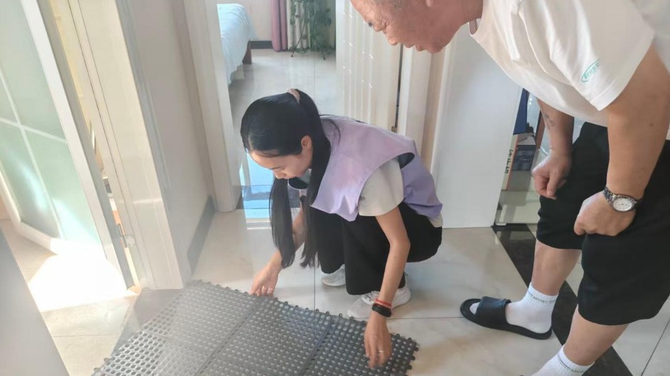 智慧养老“一键通”  幸福晚年“零距离”