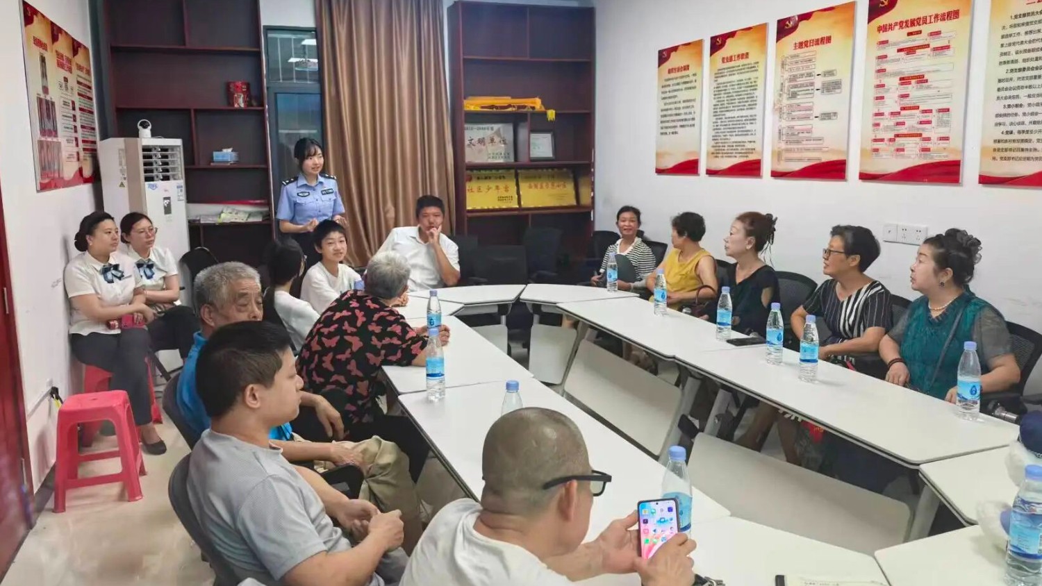 警社联动开展反诈课堂 南昌市西湖区公安互动宣讲守护社区居民钱袋子