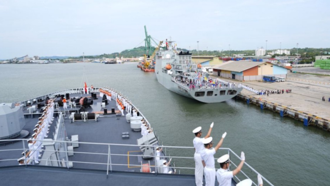海军83舰编队圆满完成远海综合实习访问任务