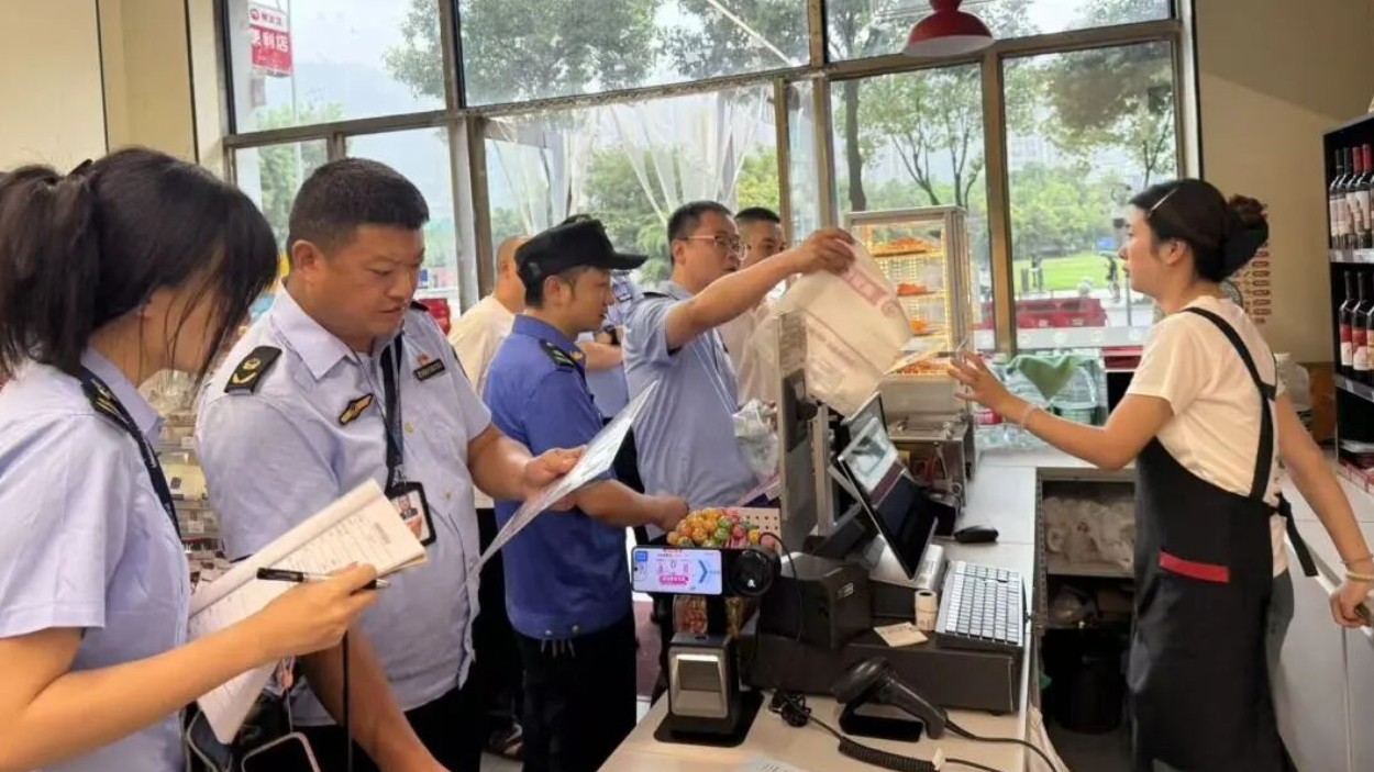 “塑”战速决 雅安雨城区多部门护航生态法典落地见效