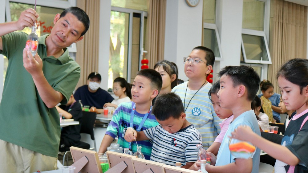 银川市金凤区景湖社区：指尖流沙绘就星河画卷 社区课堂点亮童心世界