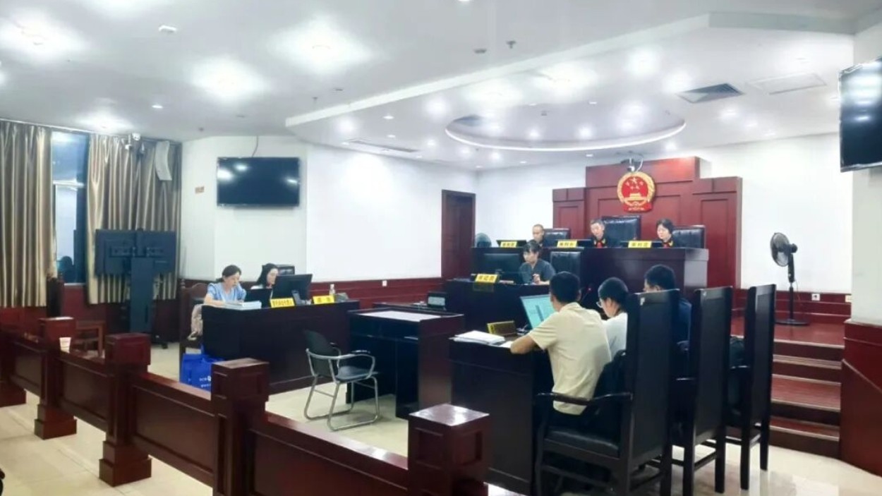 夜间庭审解民忧 如我在诉践初心——攀枝花中院3亿元金融借款合同纠纷案夜间开庭