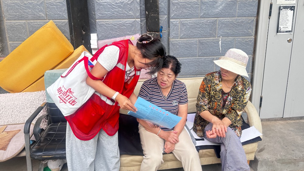 银川市兴庆区永康社区：送清凉送甜蜜传递温情 践法治筑防线守护平安