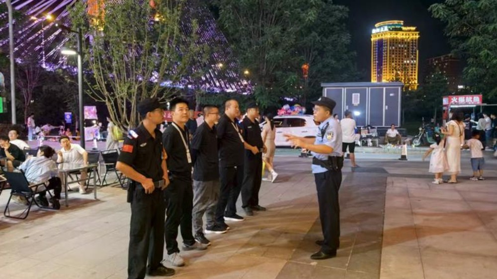 巡防+宣传+打击！上郡路派出所三项举措守护夏夜平安