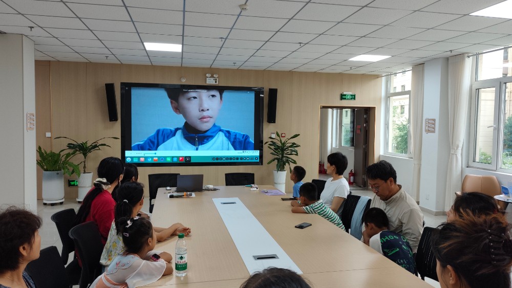 用情融化沟通坚冰 用法守护少年成长