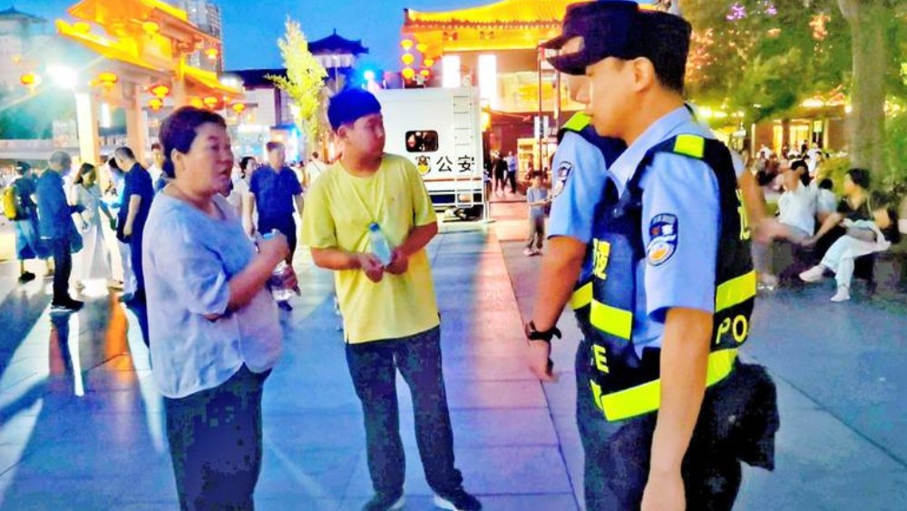 警暖不夜城 平安伴游人