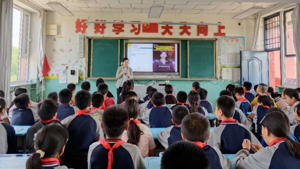 深耕普法“责任田” 护航青春“成长路”