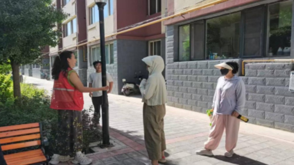 银川市兴庆区天成社区：依法调解化纠纷 修缮漏水护和谐