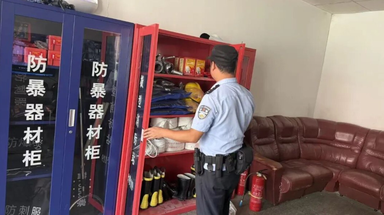 警校联动“把脉”开学季 四川冕宁县公安为校园安全“上保险”
