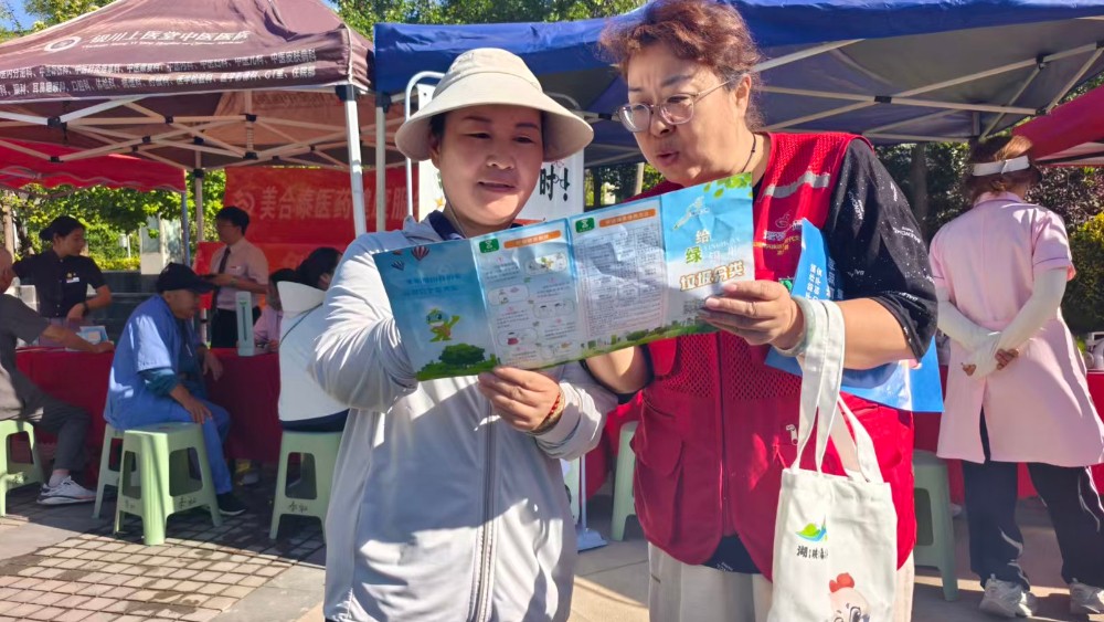 银川市兴庆区泰和社区：便民市集搭台聚烟火 垃圾分类入心润家园