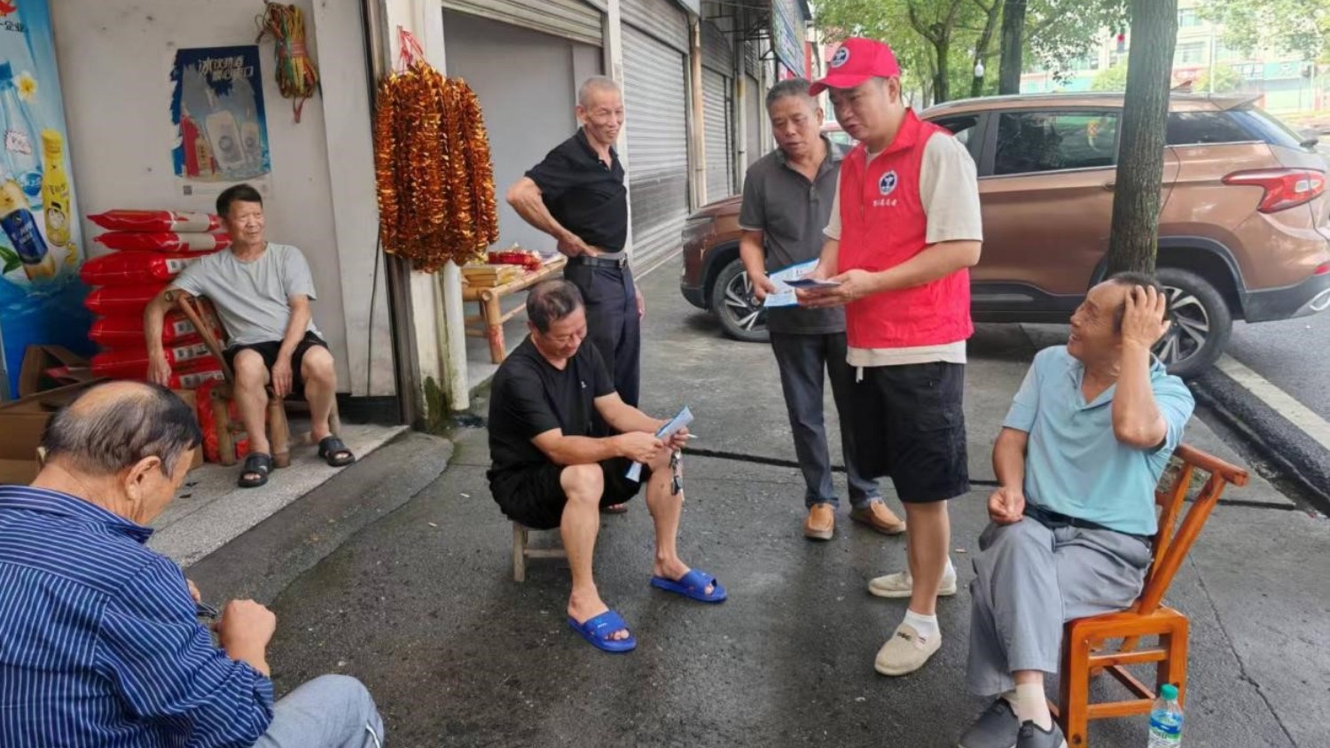 禁毒宣传进集市 宜春市袁州区新坊镇筑牢基层防毒安全防线