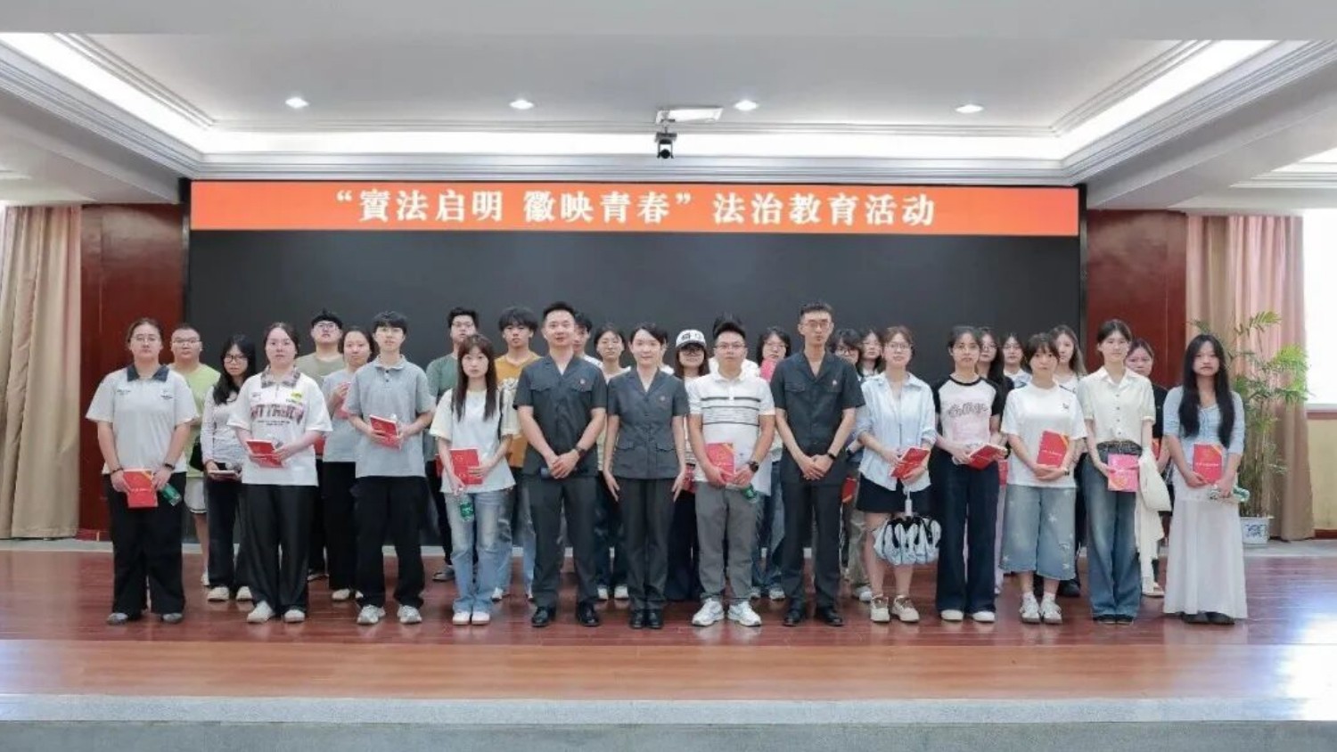 賨法启明 徽映青春｜邻水县法院为法学专业准大学生开启沉浸式法治研学之旅