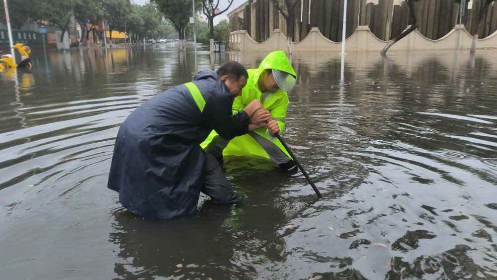 银川市金凤区清馨苑社区：闻汛而动显担当，向雨而行护民安