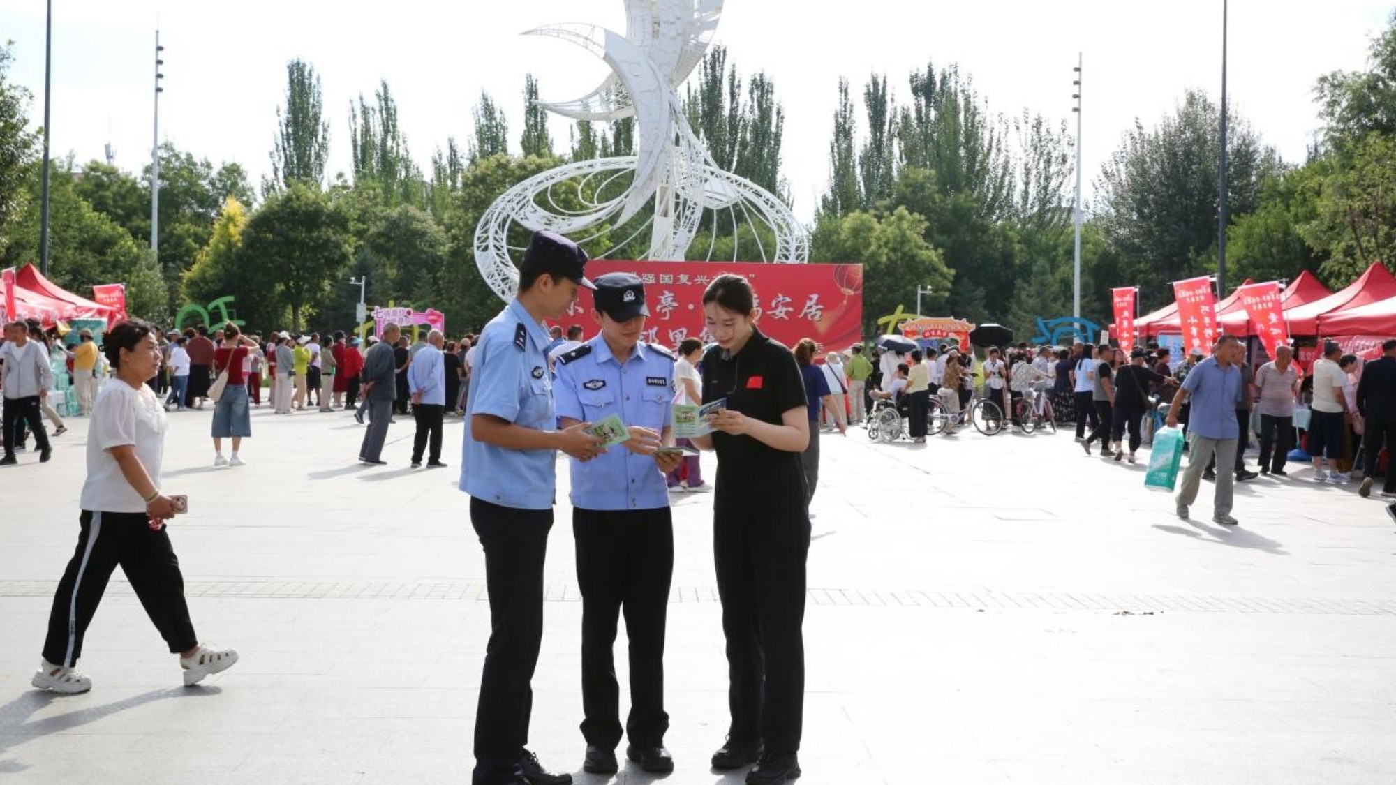 东河分局多维反诈宣传直抵人心