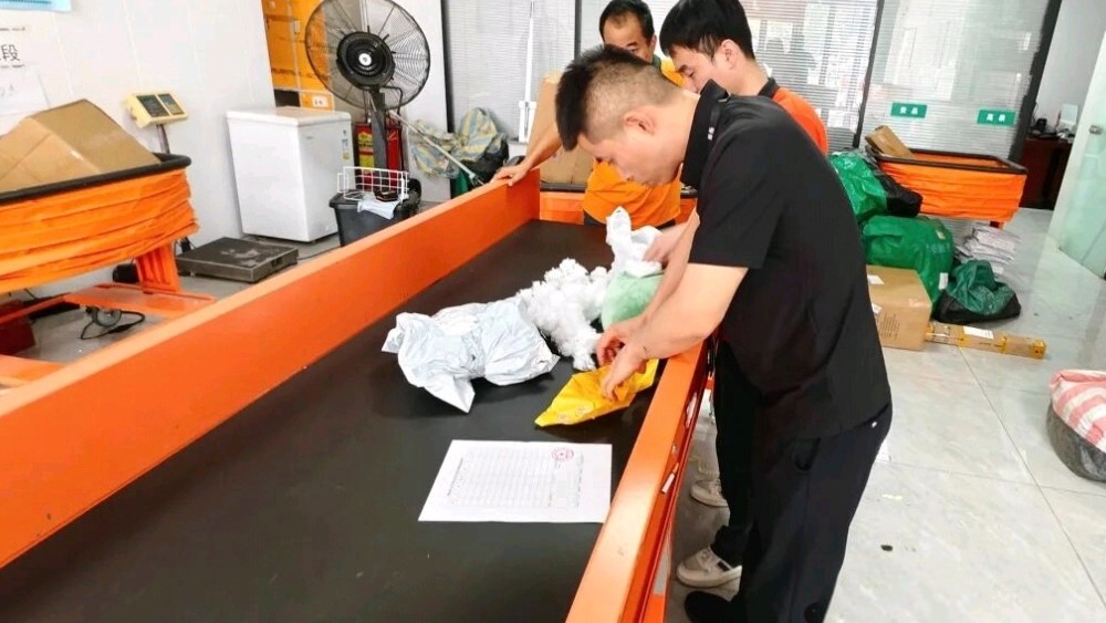 快递藏陷阱！未央公安保住群众40克黄金