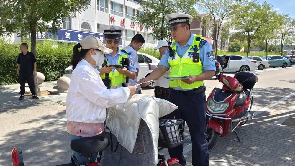 执法与宣教并举——大同交管八大队筑牢电动车出行安全防线