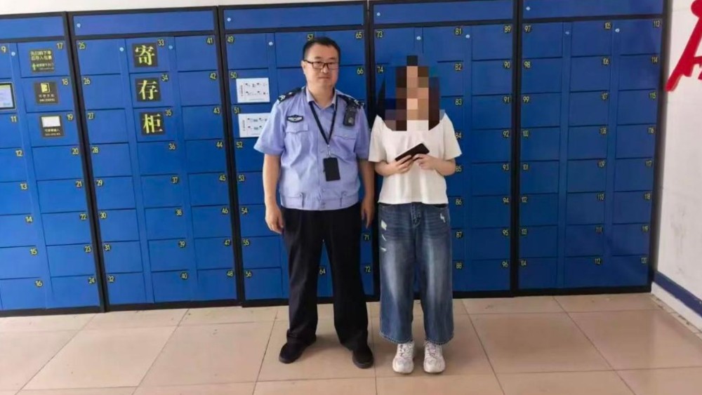 考生遗失手机，即墨交警酷暑寻回