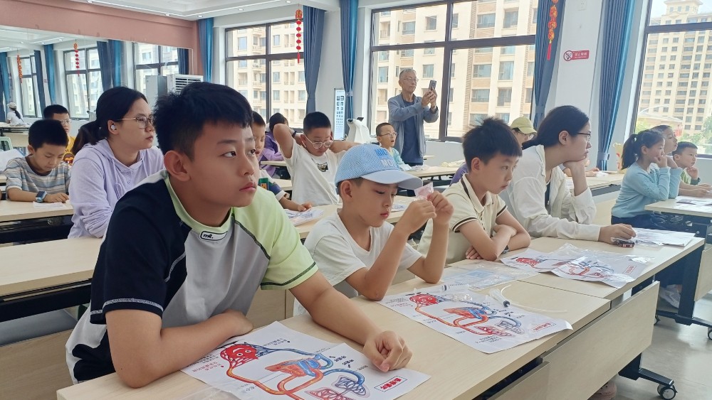 银川市金凤区海珀兰轩社区：巧手“拆解”人体密码 慧心读懂生命节律