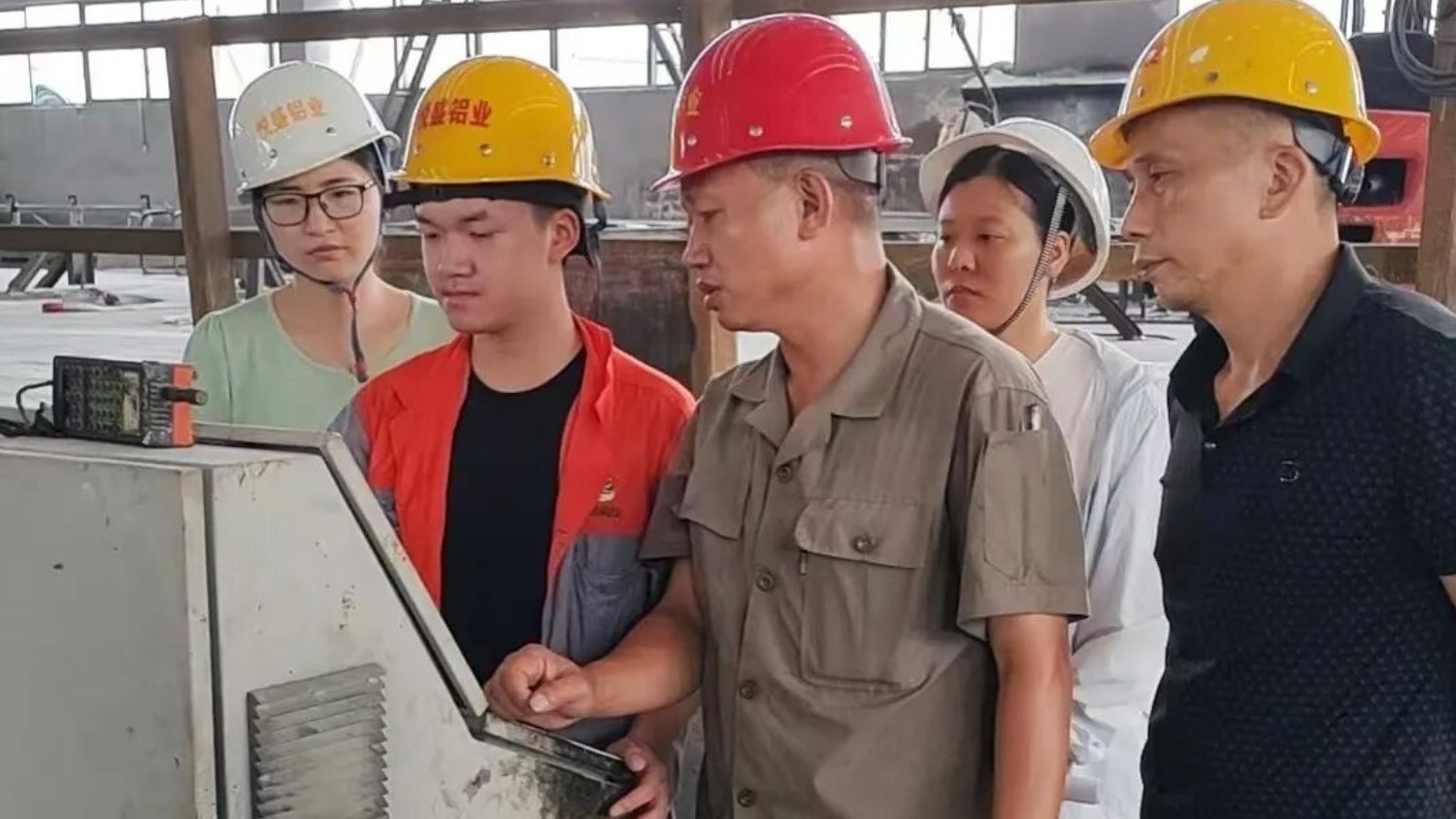丰城市应急管理局邀请专家指导企业整改深井铸造隐患