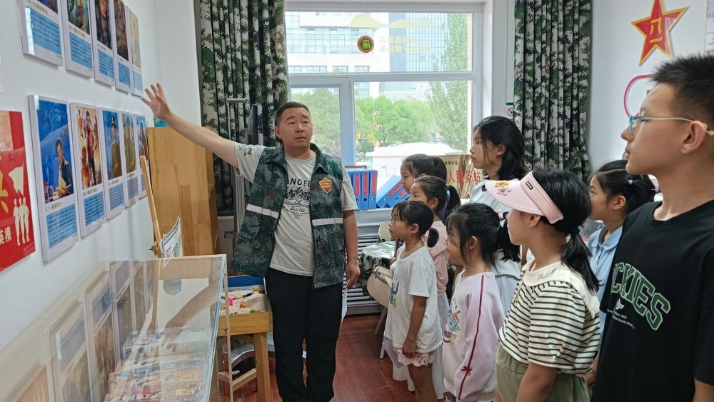银川市金凤区清馨苑社区：退役不褪色扎根基层当先锋 换装不换心赋能治理暖民心