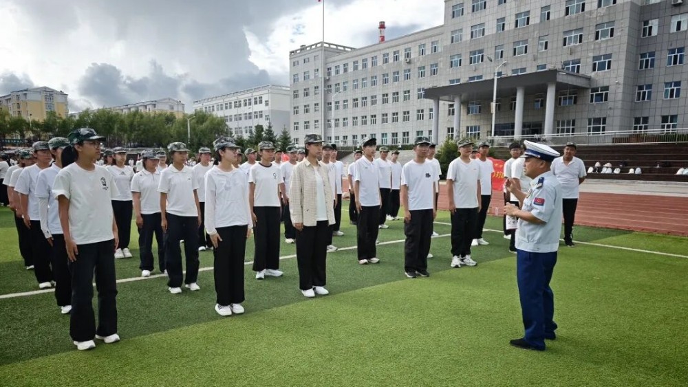 鸡西市消防救援支队筑牢校园安全屏障