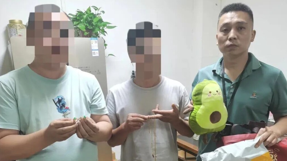 经开公安成功拦截两起涉诈黄金包裹 为群众挽损140余克黄金