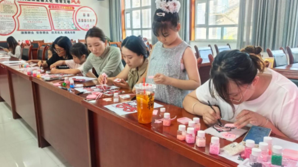吴忠市利通区富荣社区：指尖拼豆筑防线 扫黄打非护青苗